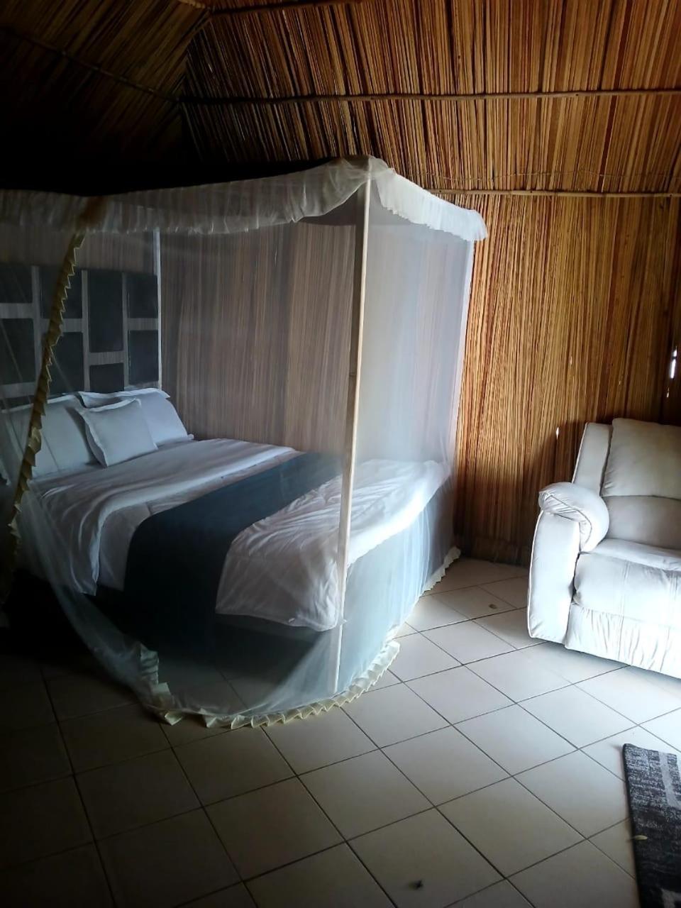 Ches Bay Resort Nangina Ngoại thất bức ảnh